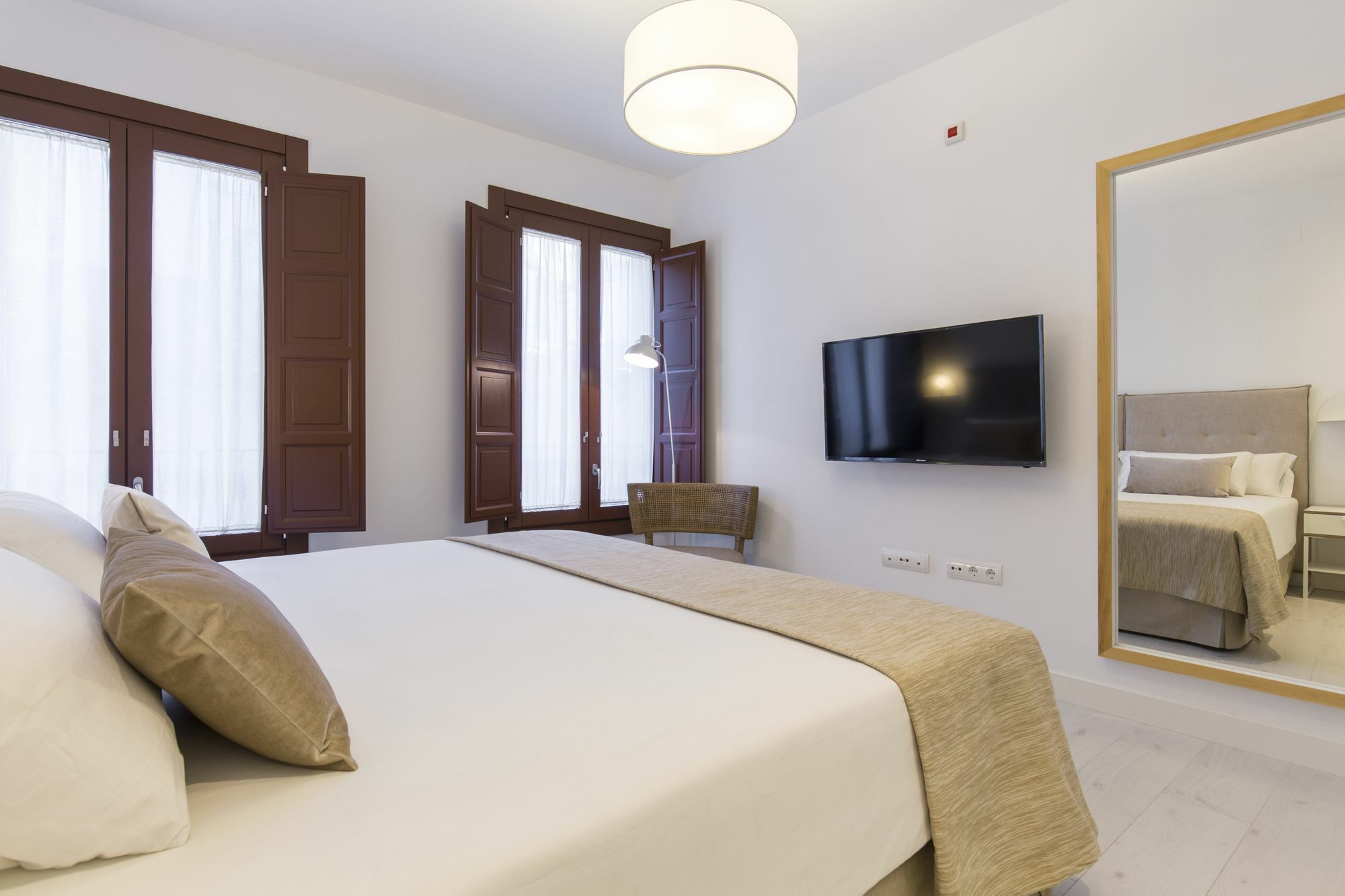Aparthotel Shine Alcaiceria Grenada Zewnętrze zdjęcie