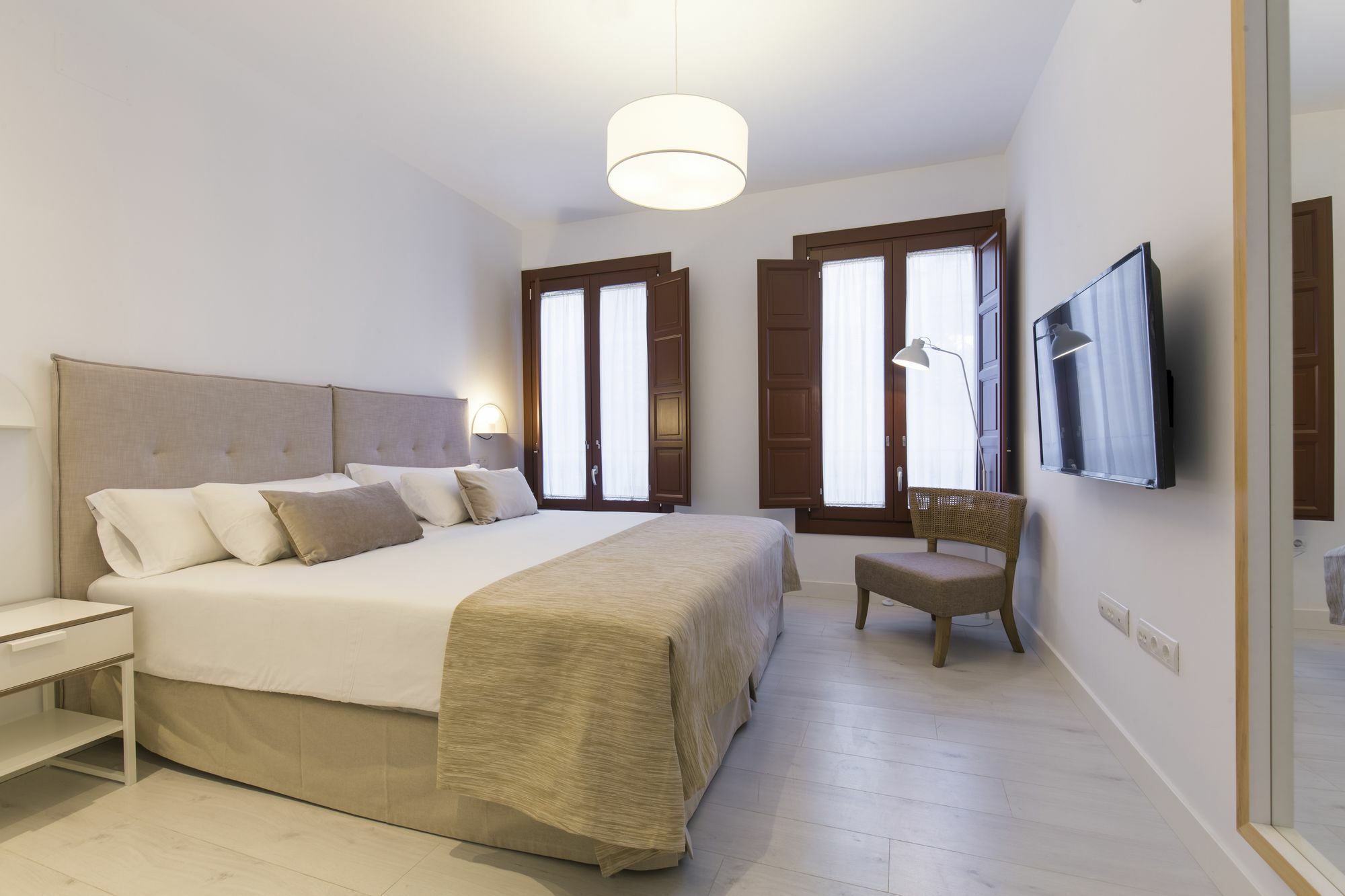 Aparthotel Shine Alcaiceria Grenada Zewnętrze zdjęcie